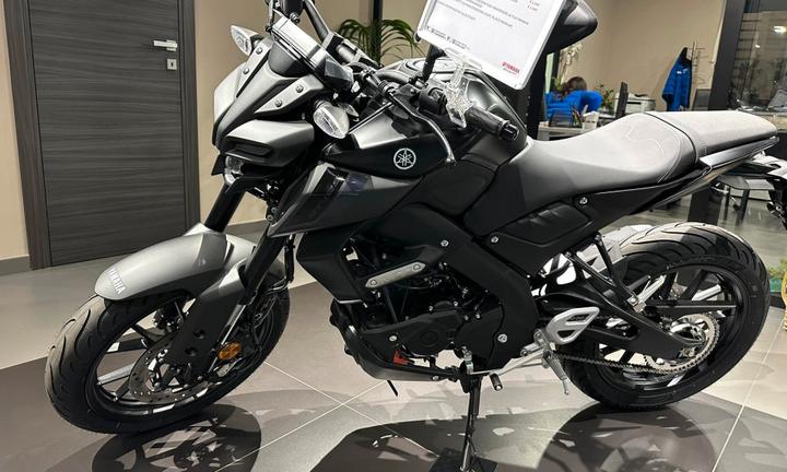 Yamaha MT-125 BLACK O ICE PROMO