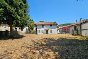 CASA SEMINDIPENDENTE A CASTEL BOGLIONE