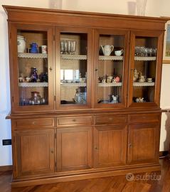 Mobile con vetrinette in legno