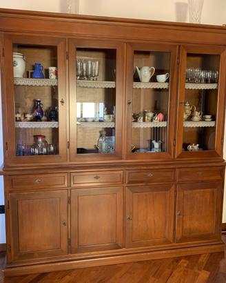 Mobile con vetrinette in legno
