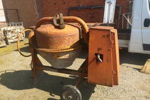 betoniera d10 con motore a scoppio 