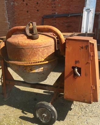 betoniera d10 con motore a scoppio 