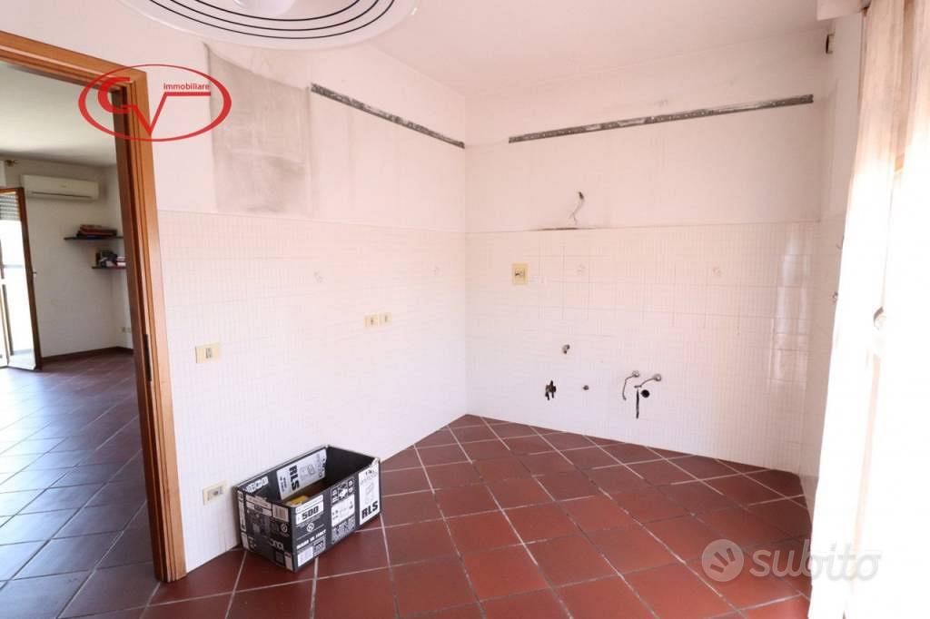 Appartamento di 110 m² con 5 locali e box auto a M - Vista 5