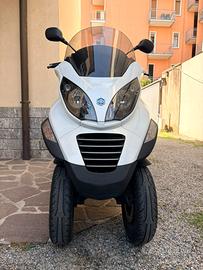 Mp3 Piaggio 400