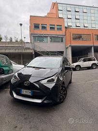 TOYOTA AYGO 2019 cambio automatico nera