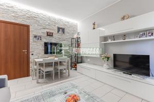 TRILOCALE COMPLETAMENTE RISTRUTTURATO CON CUCINA A