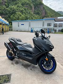 Yamaha T-Max 560 2025