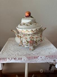 Zuppiera vintage in ceramica decorata a mano