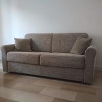 Divano due posti in velluto, letto piazza e mezza