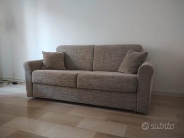 Divano due posti in velluto, letto piazza e mezza