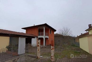 Immobile in asta di 158 m² con 4 locali a Stroppia