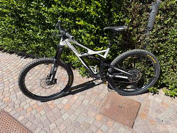 MTB Enduro Expert Carbon 650b / bi-ammortizzata