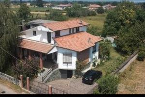 Villa indipendente su 4 lati