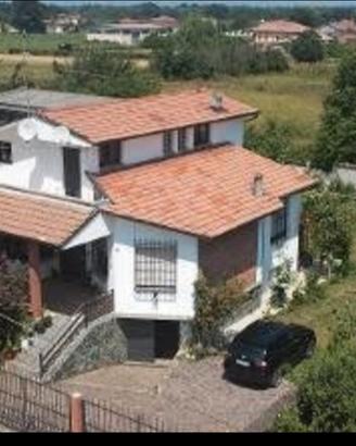 Villa indipendente su 4 lati