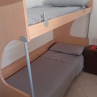 letto a castello e lettino singolo senza rete