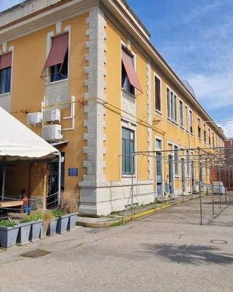 Immobile di 676 m² con più di 5 locali a Milano