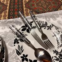 Coordinato tovaglia piatti e posate bianco e nero