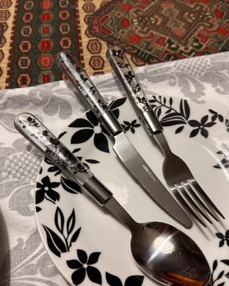Coordinato tovaglia piatti e posate bianco e nero