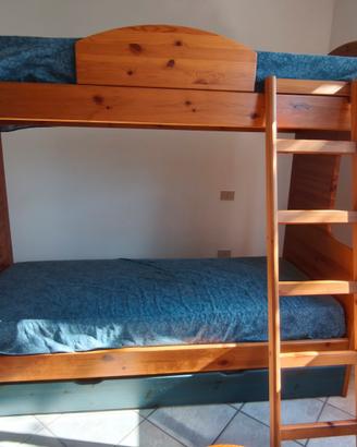Letto a Castello + 3 materassi singoli 