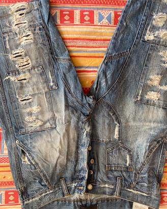 Jeans strappati