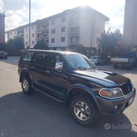 Mitsubishi Pajero Sport GLS 2500 anno 2001 