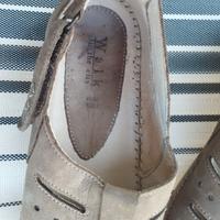 Scarpe walk in the city