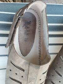 Scarpe walk in the city