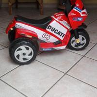 MOTO ELETTRICA PER BAMBINI PEREGO DUCATI 04