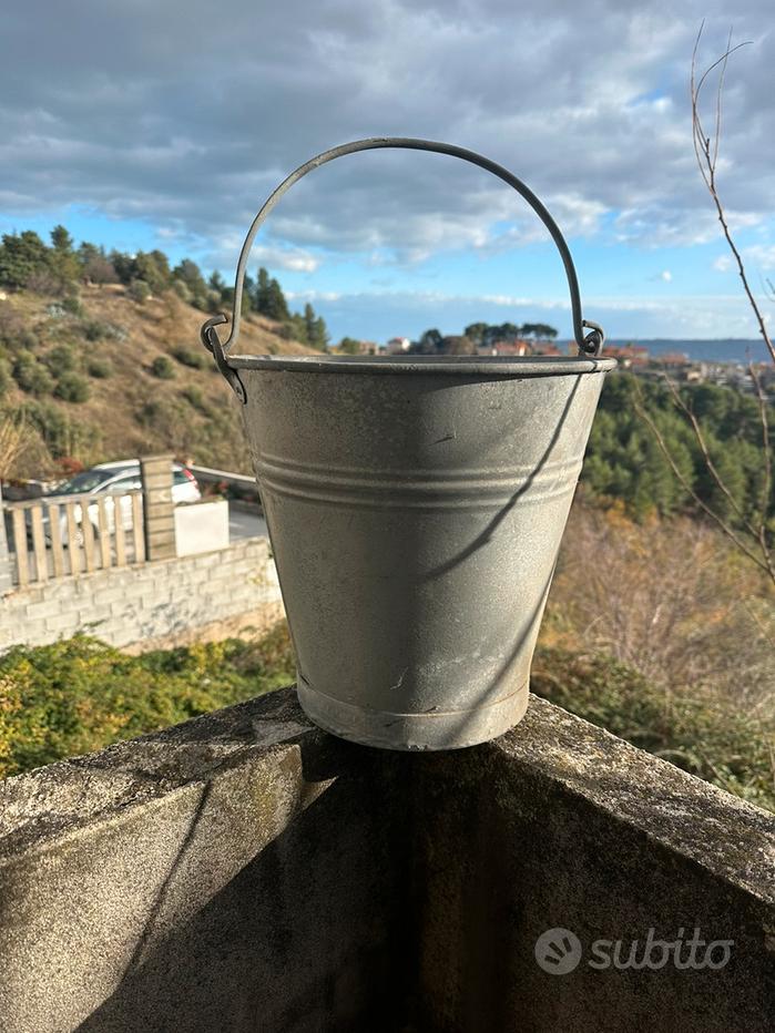 Secchio x umido o secco - Giardino e Fai da te In vendita a Venezia