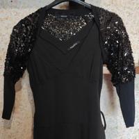 Vestito con coprispalle e cintura