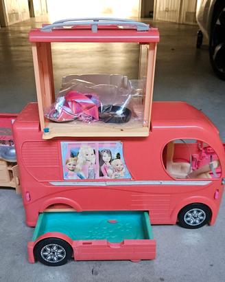 Barbie Camper Pop-Up Dream  con piscina Mattel