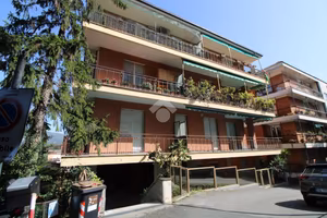 3 LOCALI A CHIAVARI