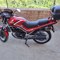 Honda vf400f