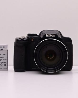 Nikon Coolpix P520 con batterie e caricabatterie