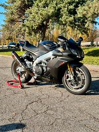 Aprilia RSV4 1100 Factory 217cv 2019 strada/pista