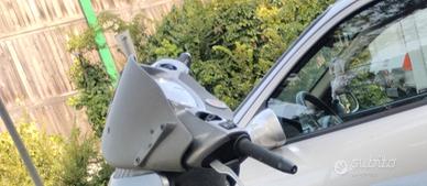 Vari pezzi ricambio scooter Aprilia Leonardo