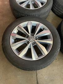 Cerchi in lega con gomme VW T-Roc