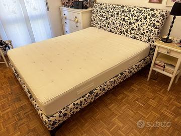 Struttura letto matrimoniale Ikea comprese doghe