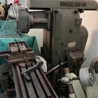 FRESATRICE UNIVERSALE ISO 40