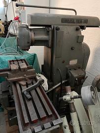 FRESATRICE UNIVERSALE ISO 40