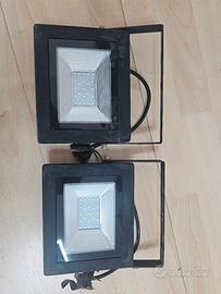 Coppia faretti led da esterno, 28 led, luminosi