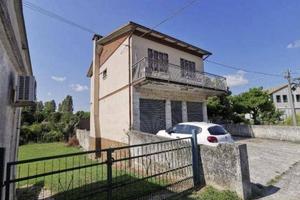 Immobile in asta di 480 m² con 3 locali a Porto To