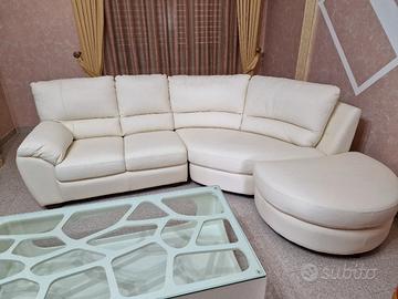 Divano in pelle bianco