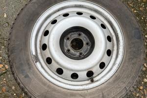 Gomma bridgestone duravis 215 60 16C