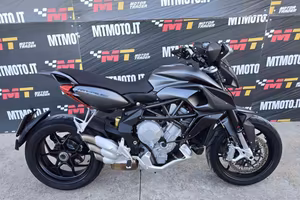 MV AGUSTA Rivale 800 Video 360