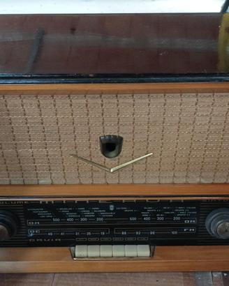 radio antico con giradischi incorporata 