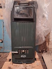 stufa a legna marca Argo ,buone condizioni