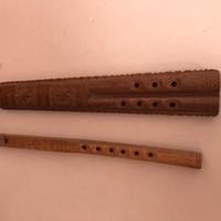 Flauti in legno intagliato