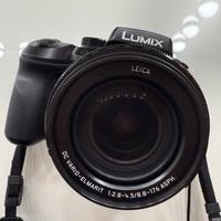 Panasonic Lumix FZ2000 in condizioni eccellenti