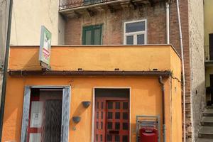 Casa indipendente a Limosano con Negozio